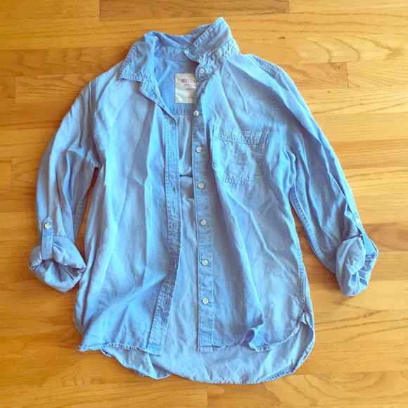 Tops - Soft baby blue women’s button up top